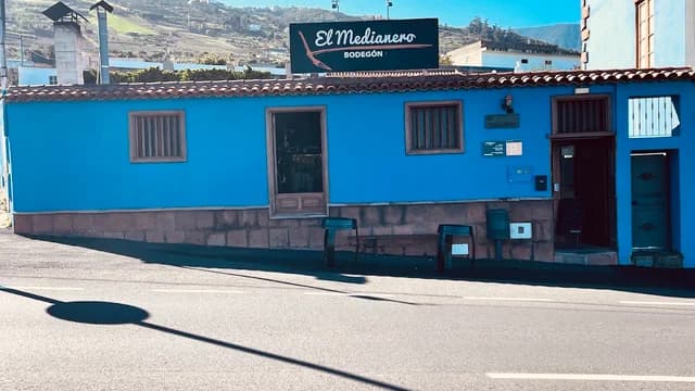 Bodegón El Medianero
