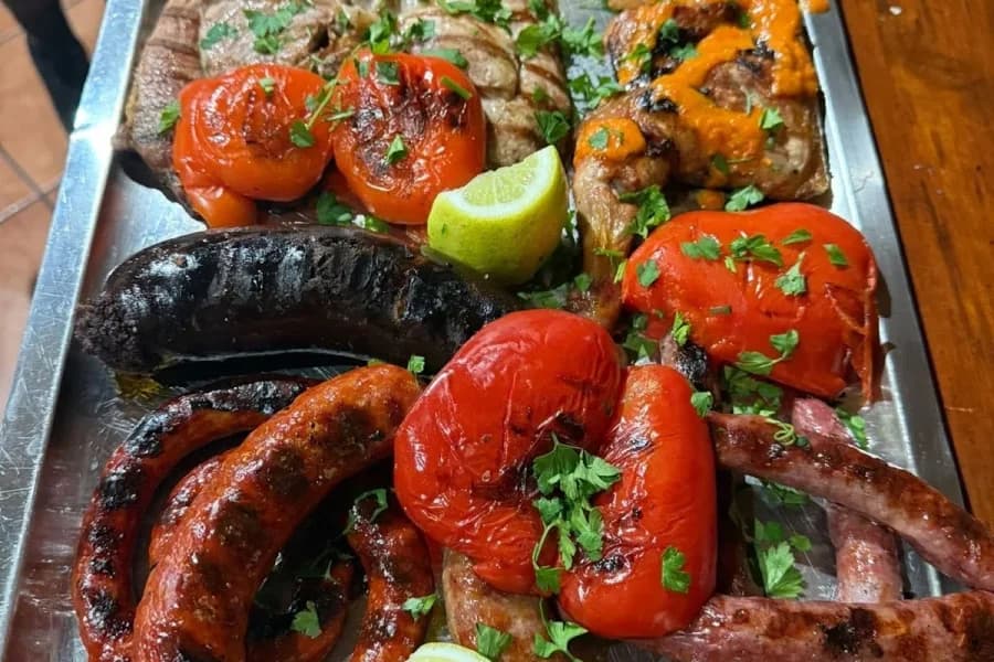 GUACHINCHE ASADOR LLANITO PERERA