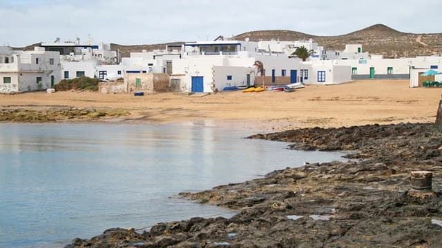 Caleta del Sebo Municipal Beach