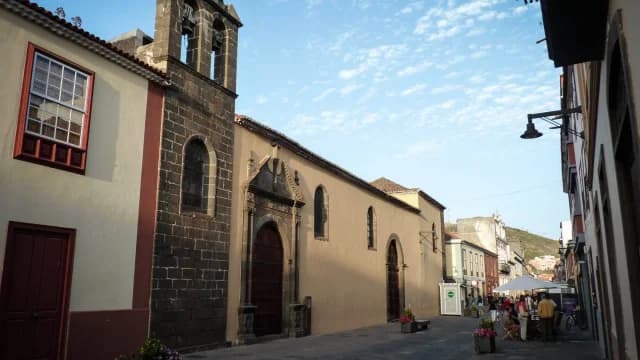 Iglesia Y Hospital De Dolores ( Biblioteca Adrián Alemán)