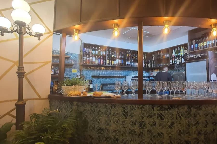 Yerbabuena housebar