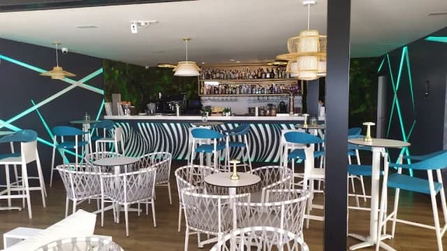 D'Vales Bay Restaurant
