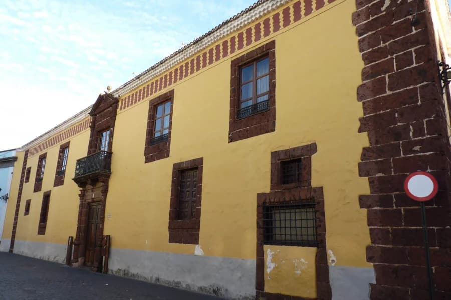 Casa De Los Capitanes