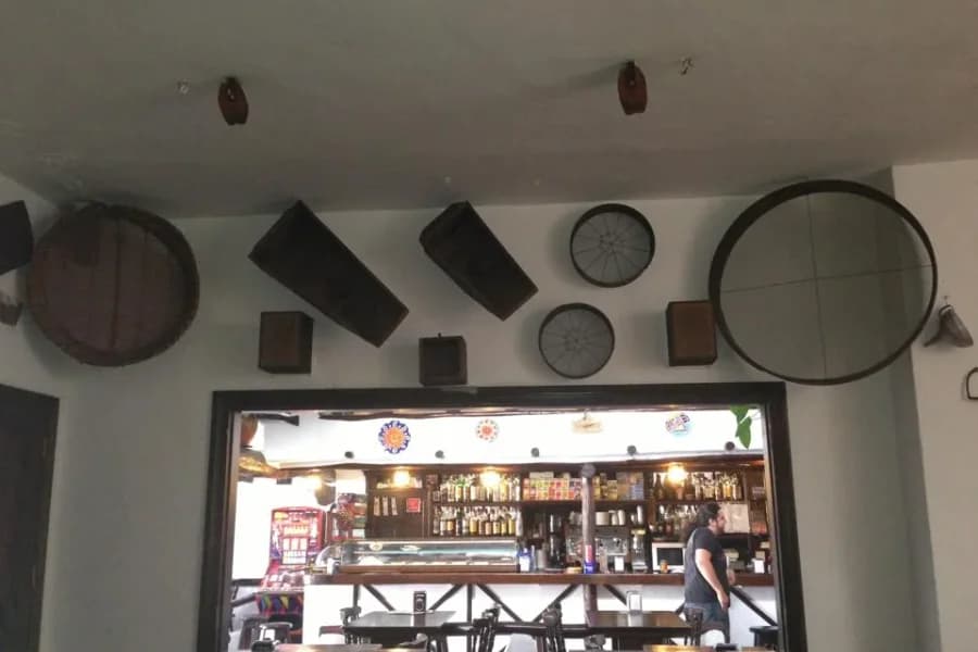 Bar Cafetería La Tahona