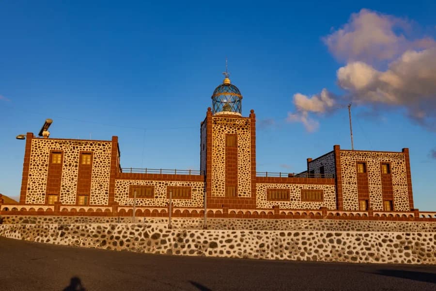 Faro de la Entallada