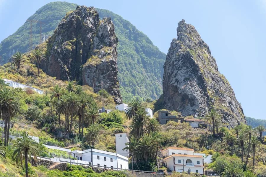 Roques Pedro y Petra