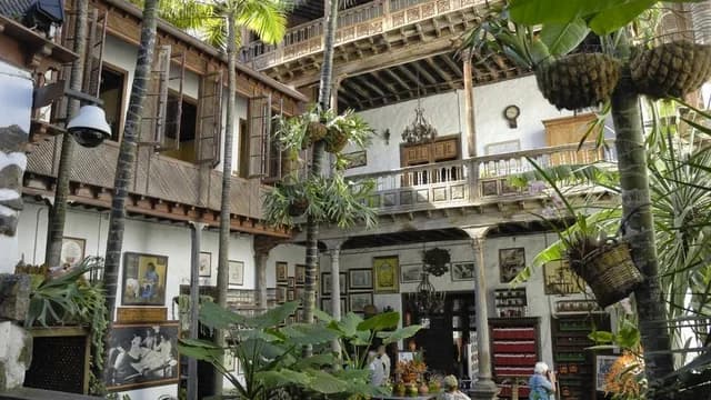 La Casa de Los Balcones