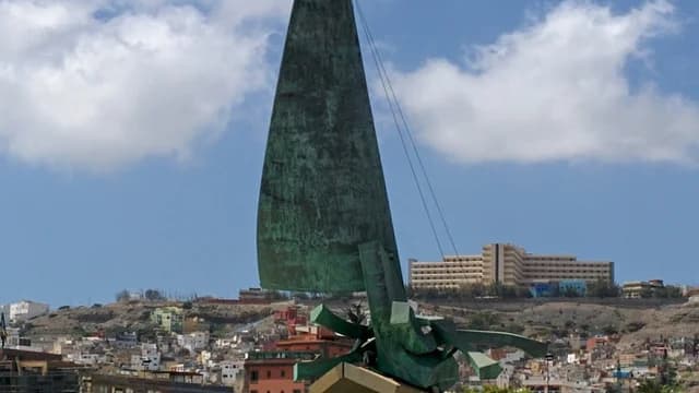 Monumento a la Vela Latina