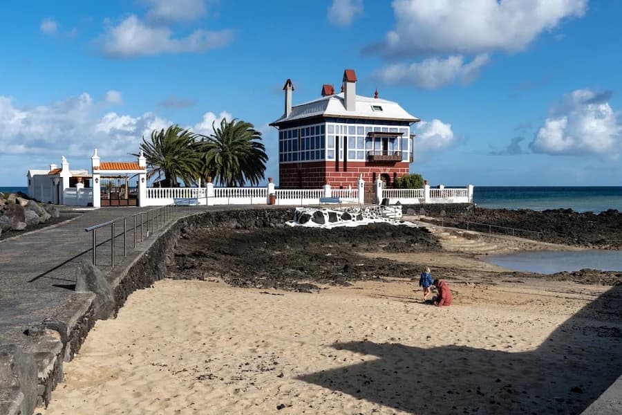 El Charcón