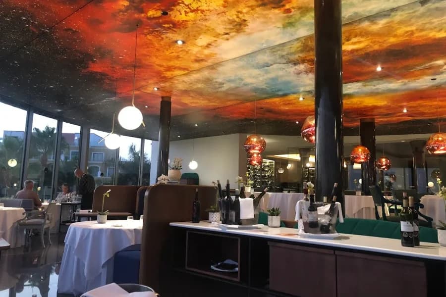 Restaurante La Cúpula - Adrian Hoteles
