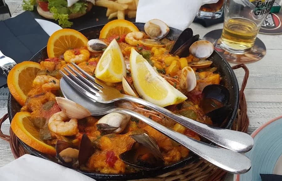 Malecón Restaurante & Copas