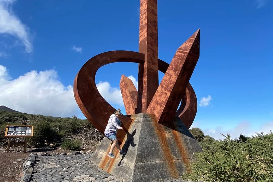 Monumento al Infinito