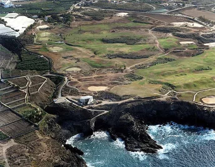 Los Barqueros Beach