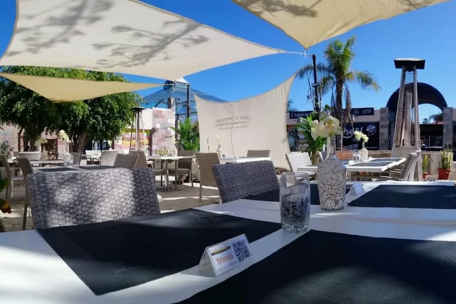Land of Freedom restaurante y tapas bar