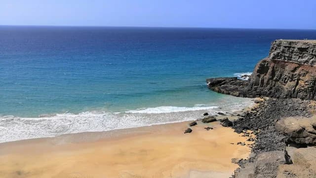 Playa del Aljibe de la Cueva