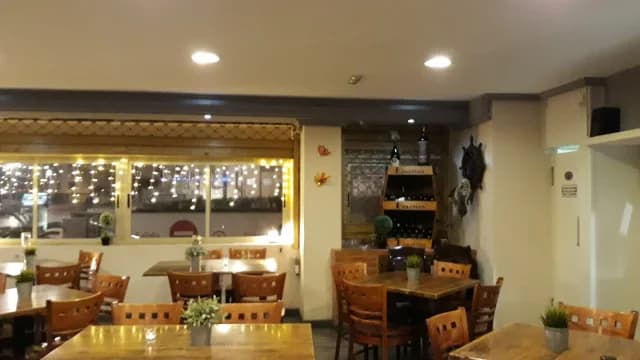 Pizzería Restaurante El Muro
