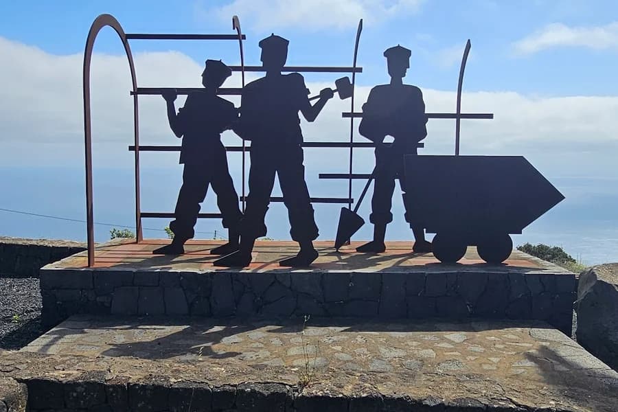 Monumento a Los Cabuqueros