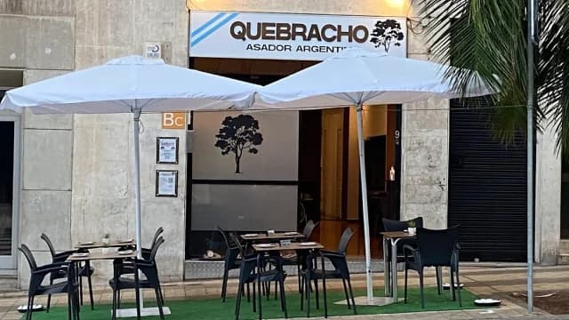 Quebracho asador, parrilla
