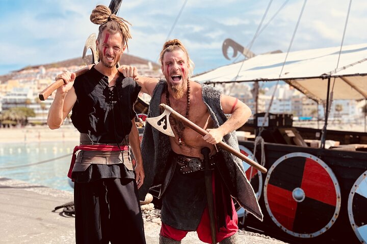 Crucero con Bebidas, Avistamiento de Ballenas y Tiempo para Nadar